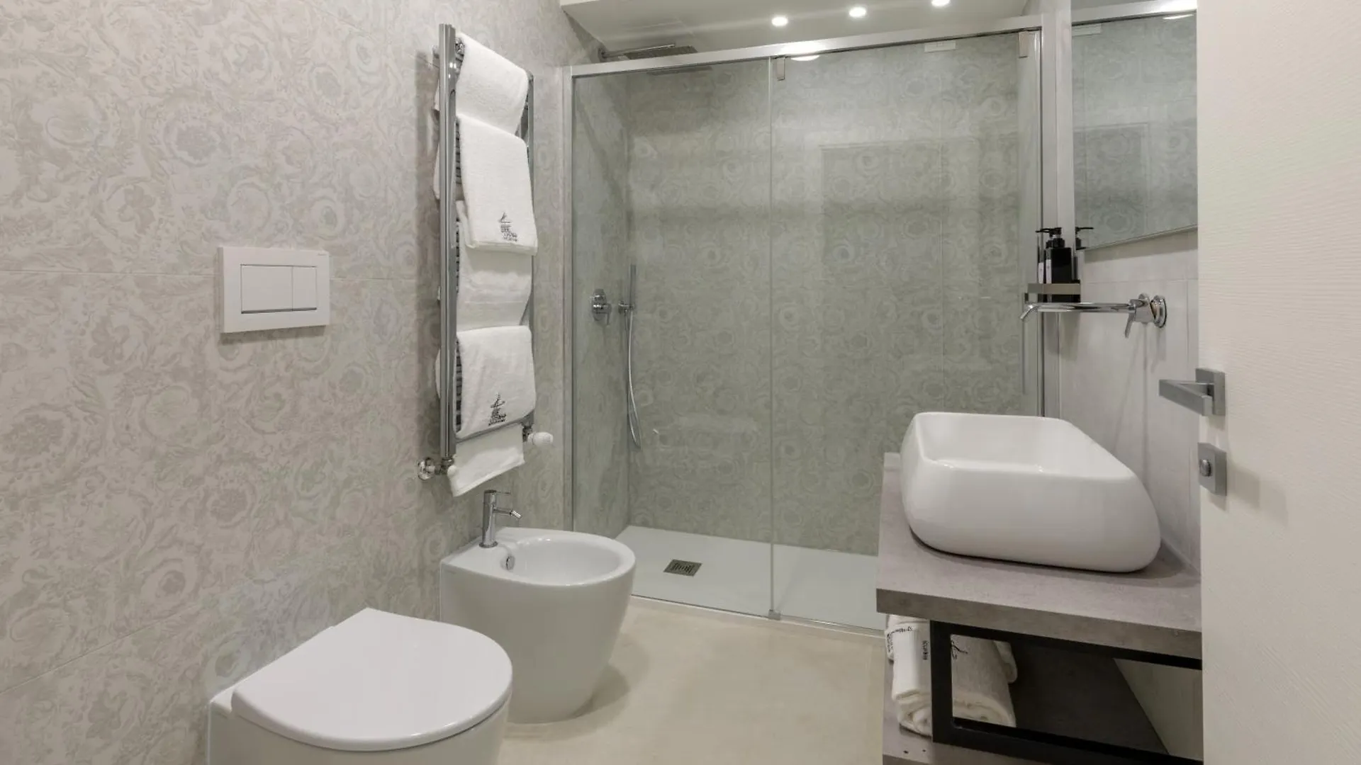Cosmo Vatican Rooms Rome
